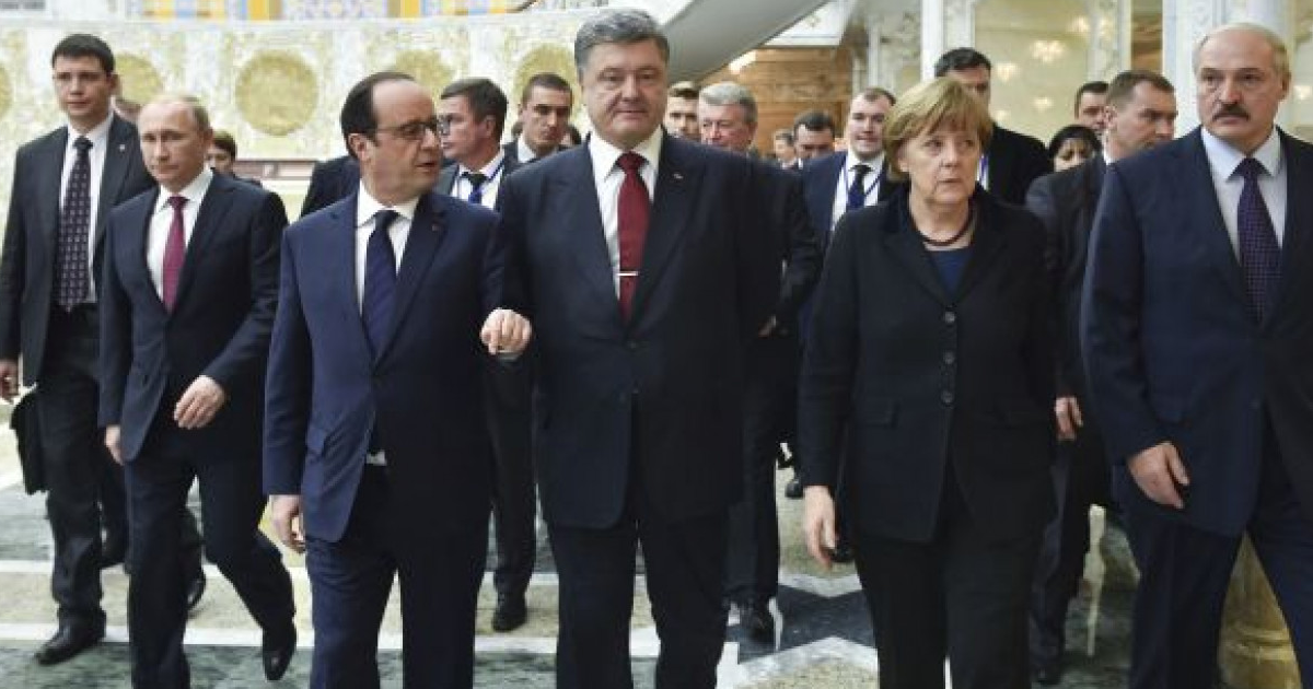 Merkel and Hollande Admit Minsk Agreement Served to Buy Ukraine Time